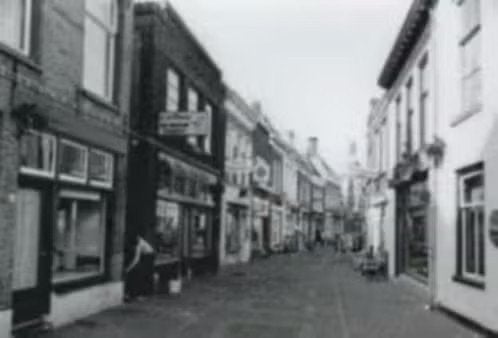 Foto Meppel Winkelstraat Bakker Withaar., Verzamelen, 1980 tot heden, Foto, Ophalen of Verzenden, Zo goed als nieuw