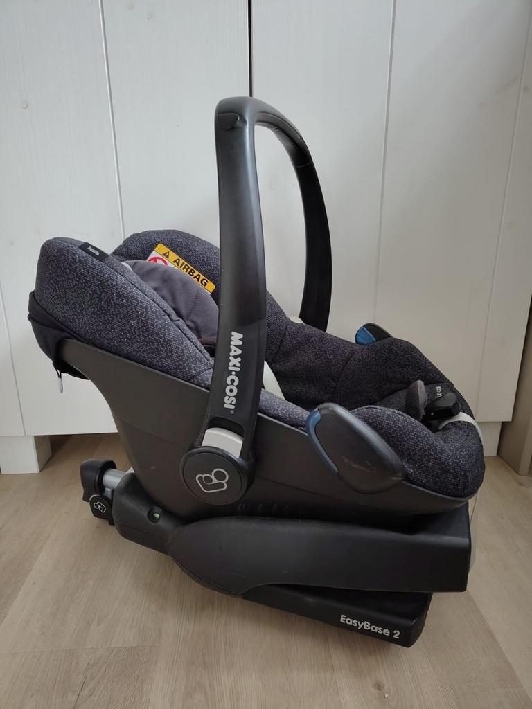 Maxi cosi pebble met easy base, Kinderen en Baby's, Autostoeltjes, Ophalen of Verzenden, 0 t/m 13 kg, Maxi-Cosi, Autogordel