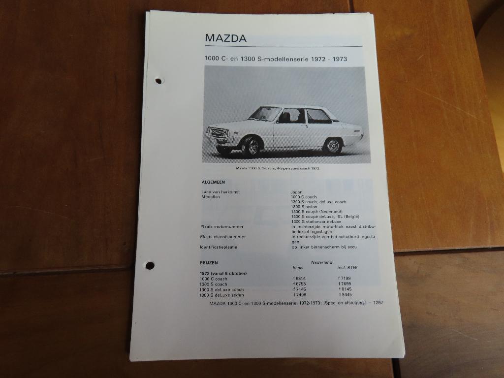 Vraagbaak Mazda 1000 C, Mazda 1300 S 1972-1973 specs + afst., Ophalen of Verzenden