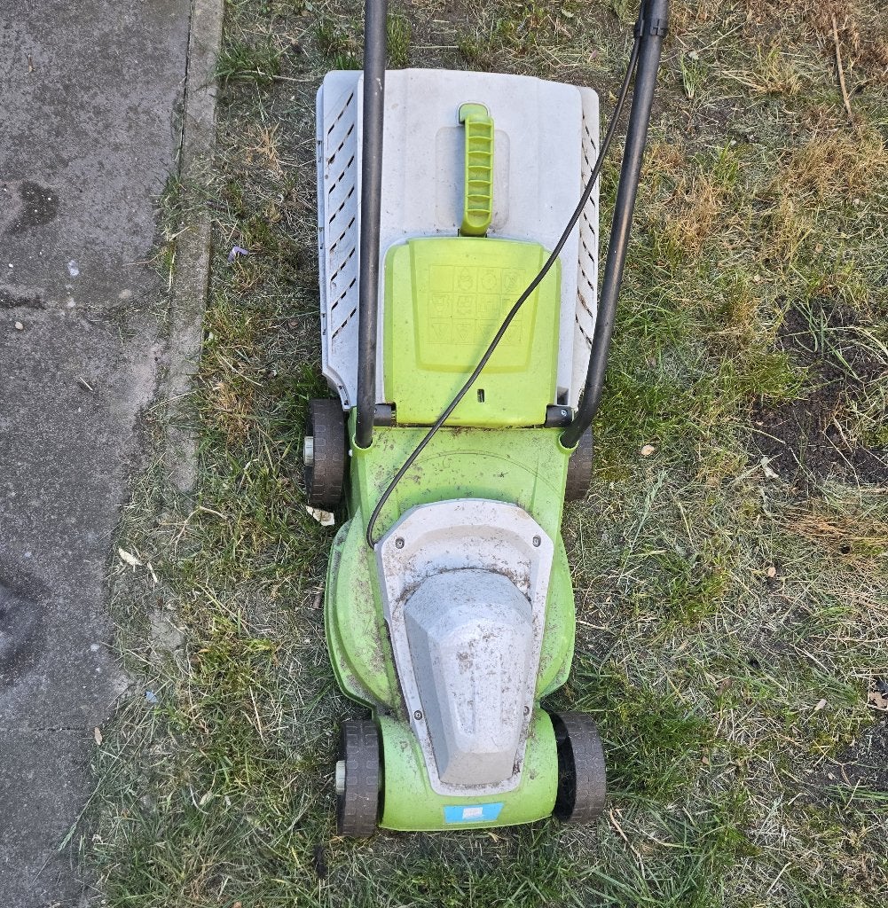 Kaput grasmaaier, Tuin en Terras, Grasmaaiers, Ophalen, Cirkelmaaier, Gebruikt, Elektrische grasmaaier