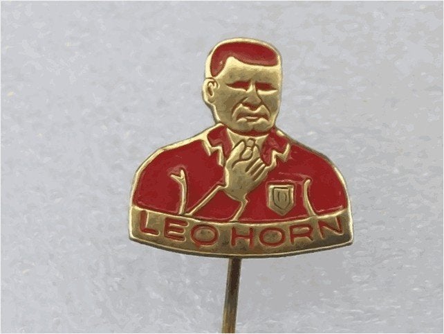 SP2050 Speldje Leo Horn rood, Ophalen of Verzenden, Gebruikt, Overige onderwerpen