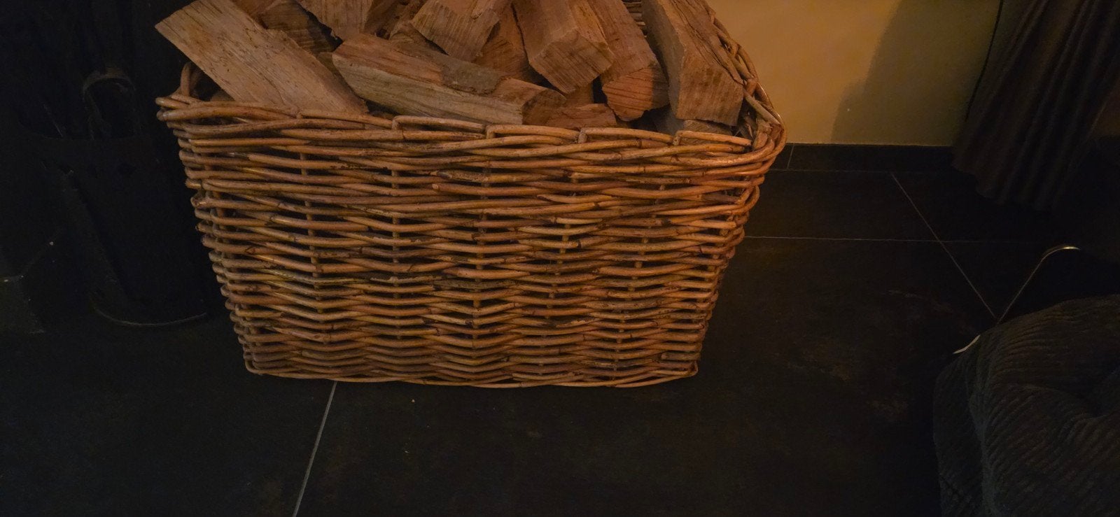 Gevlochten rieten houtmand, Ophalen, Gebruikt, Landelijk, Natuurlijk materiaal