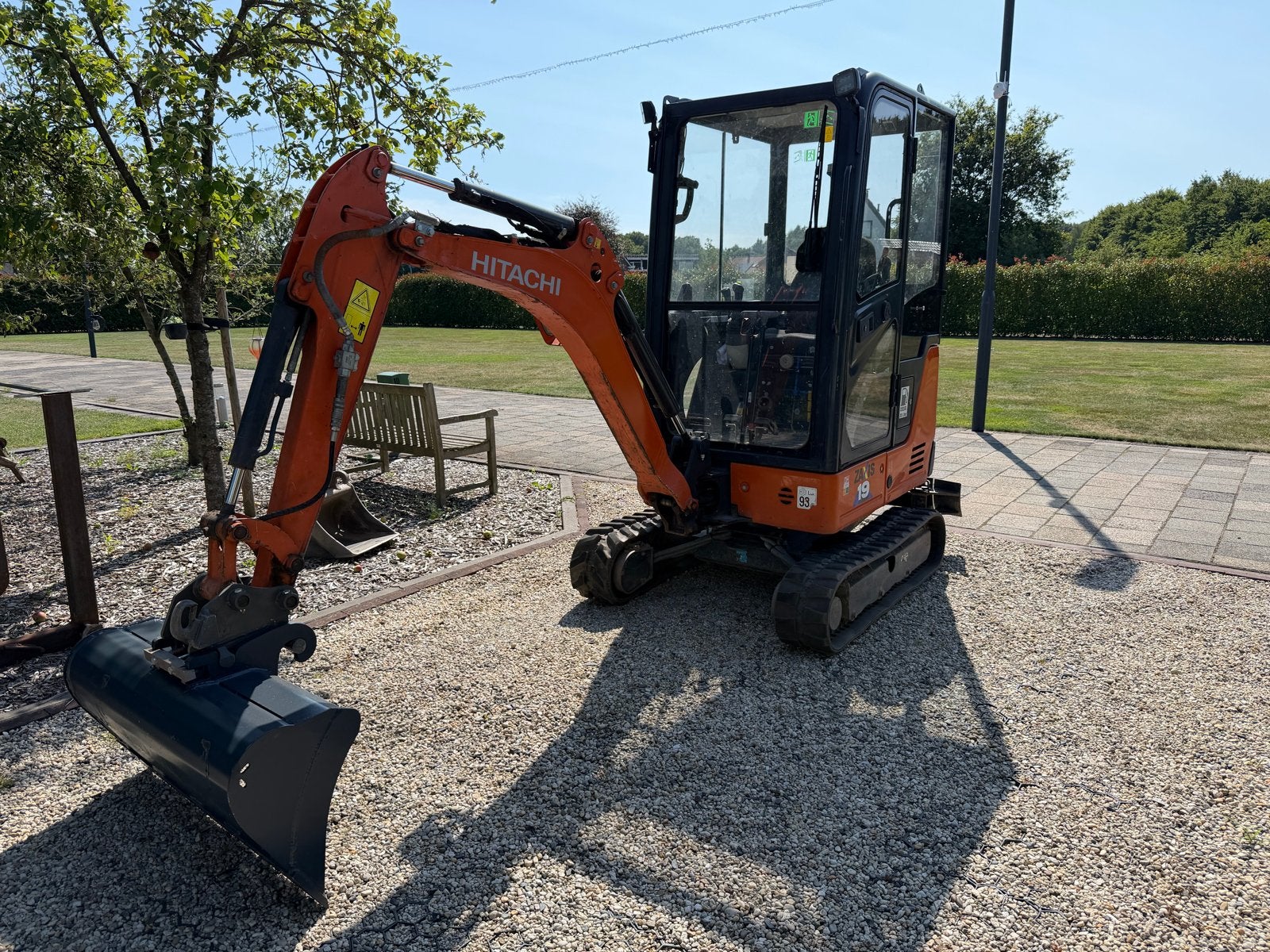 Hitachi ZX19-6 Minigraver met aanhanger en toebehoren, Zakelijke goederen, Ophalen, Graafmachine