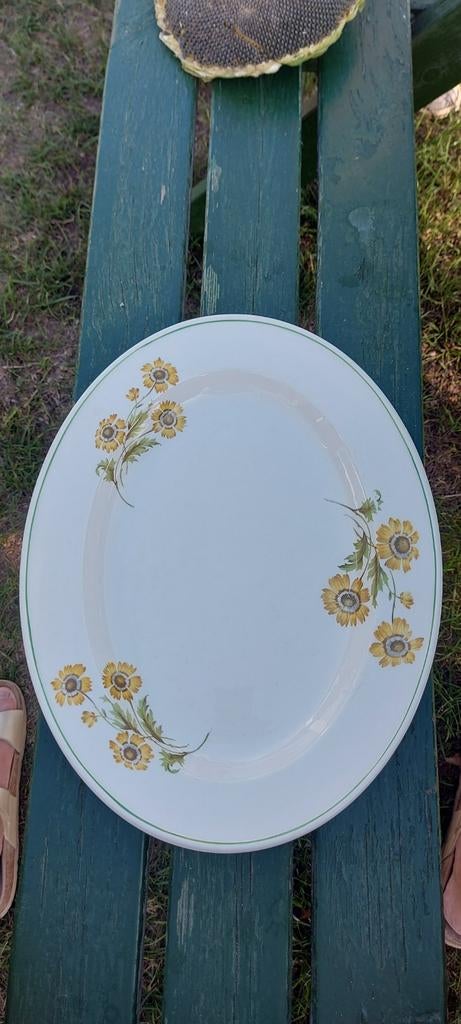 Serveerschaal constance decor zonnebloem van regout, Antiek en Kunst, Antiek | Servies los, Ophalen of Verzenden