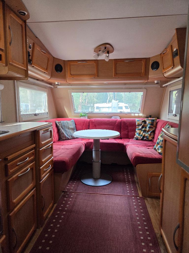 Kabe Smaragd XL | 4 slaappl. | Ruim & netjes!, Caravans en Kamperen, Rondzit, Kabe, Particulier, Vast bed