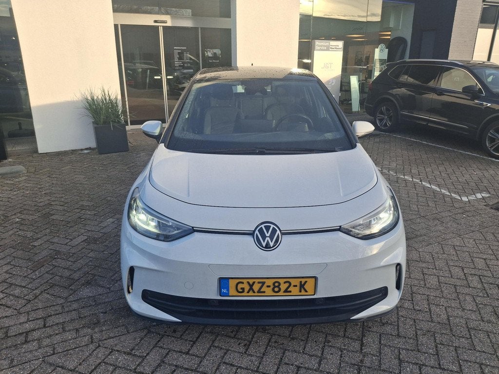 Volkswagen ID.3 Pure Oranje Edition 52 kWh 170 PK | Parkeers, Automaat, 12 maanden, 510 min, ID.3