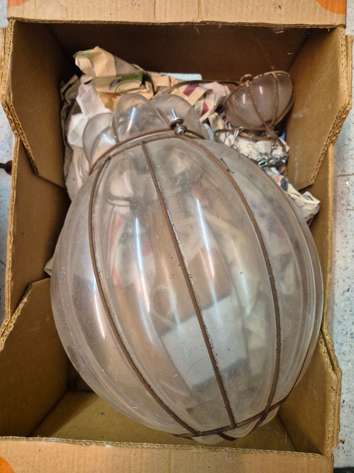 Grote brocante venetiaanse glazen lamp, Ophalen