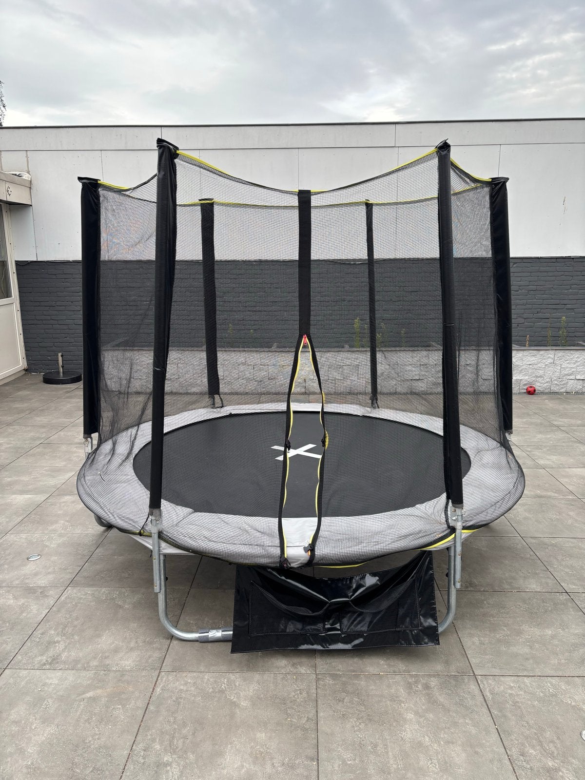 Trampoline met veiligheidsnet 244cm - jaar oud, Kinderen en Baby's, Speelgoed | Buiten | Trampolines, Ophalen, Zo goed als nieuw