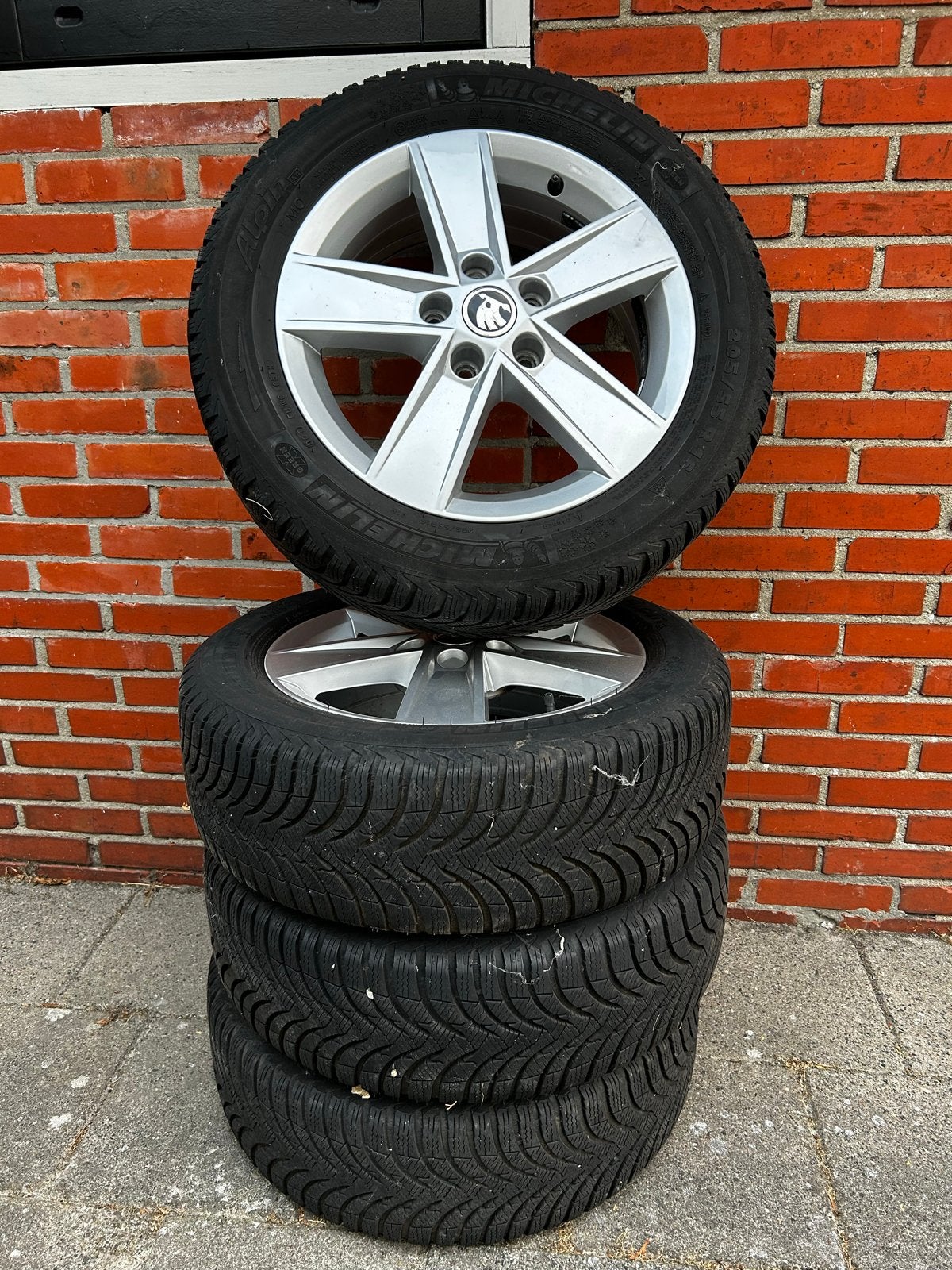 Originele Skoda lichtmetalen velgen met winterbanden, Ophalen, Gebruikt, 16 inch, Banden en Velgen