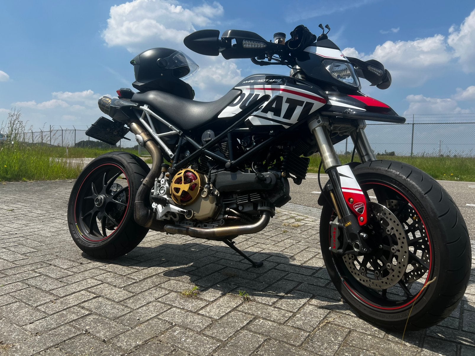 Ducati Hypermotard 1100S top staat, recent onderhoud, 2 cilinders, Sportuitlaat, Motorrijbewijs A, Particulier