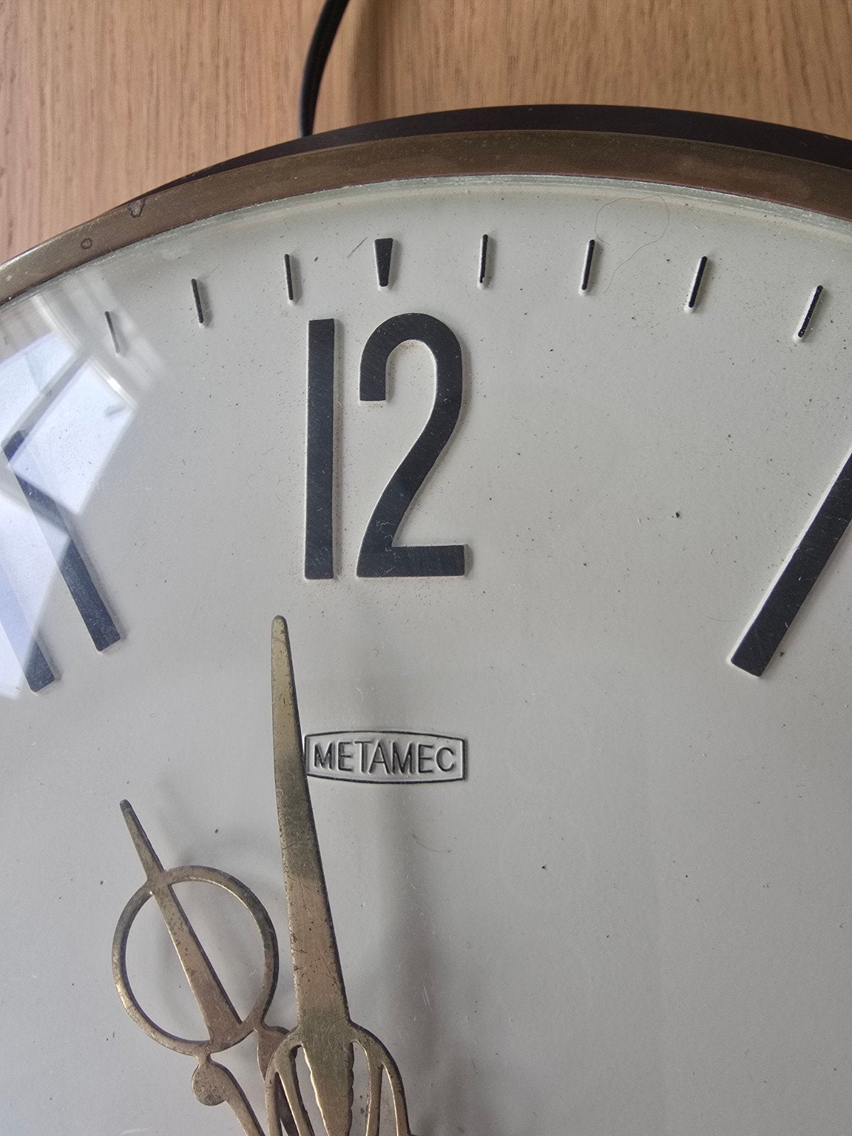 Vintage antieke elektrische wandklok van Metamec jaren 40, Ophalen of Verzenden