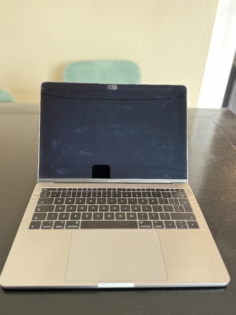 Apple MacBook Pro (2017), Computers en Software, Apple Macbooks, Gebruikt, MacBook Pro, 13 inch, 2 tot 3 Ghz, 256 GB, 8 GB, Azerty