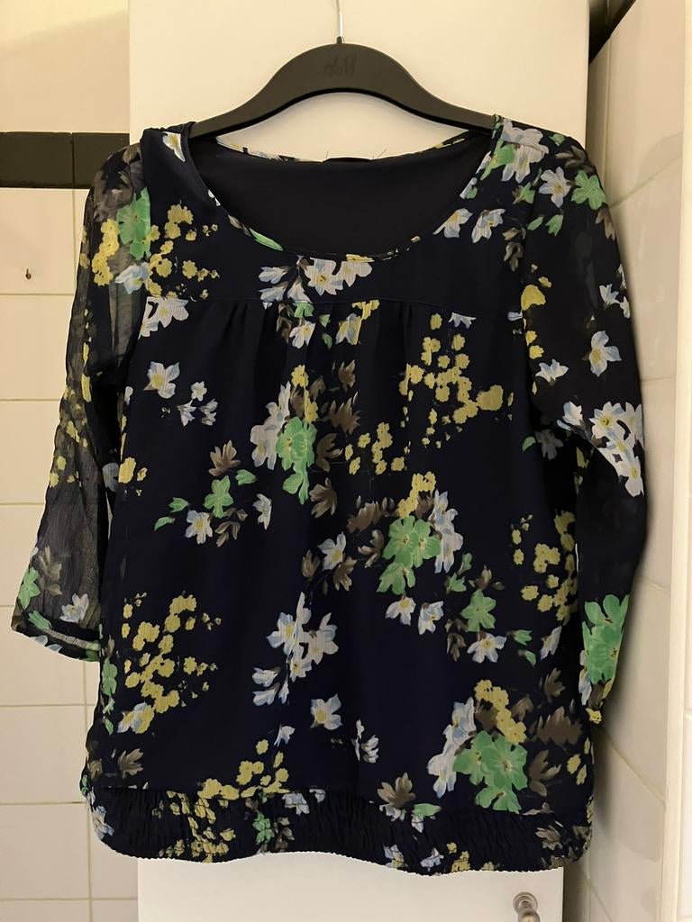 Top bloemen Vero Moda mt M, Ophalen of Verzenden, Zo goed als nieuw, Zonder mouw