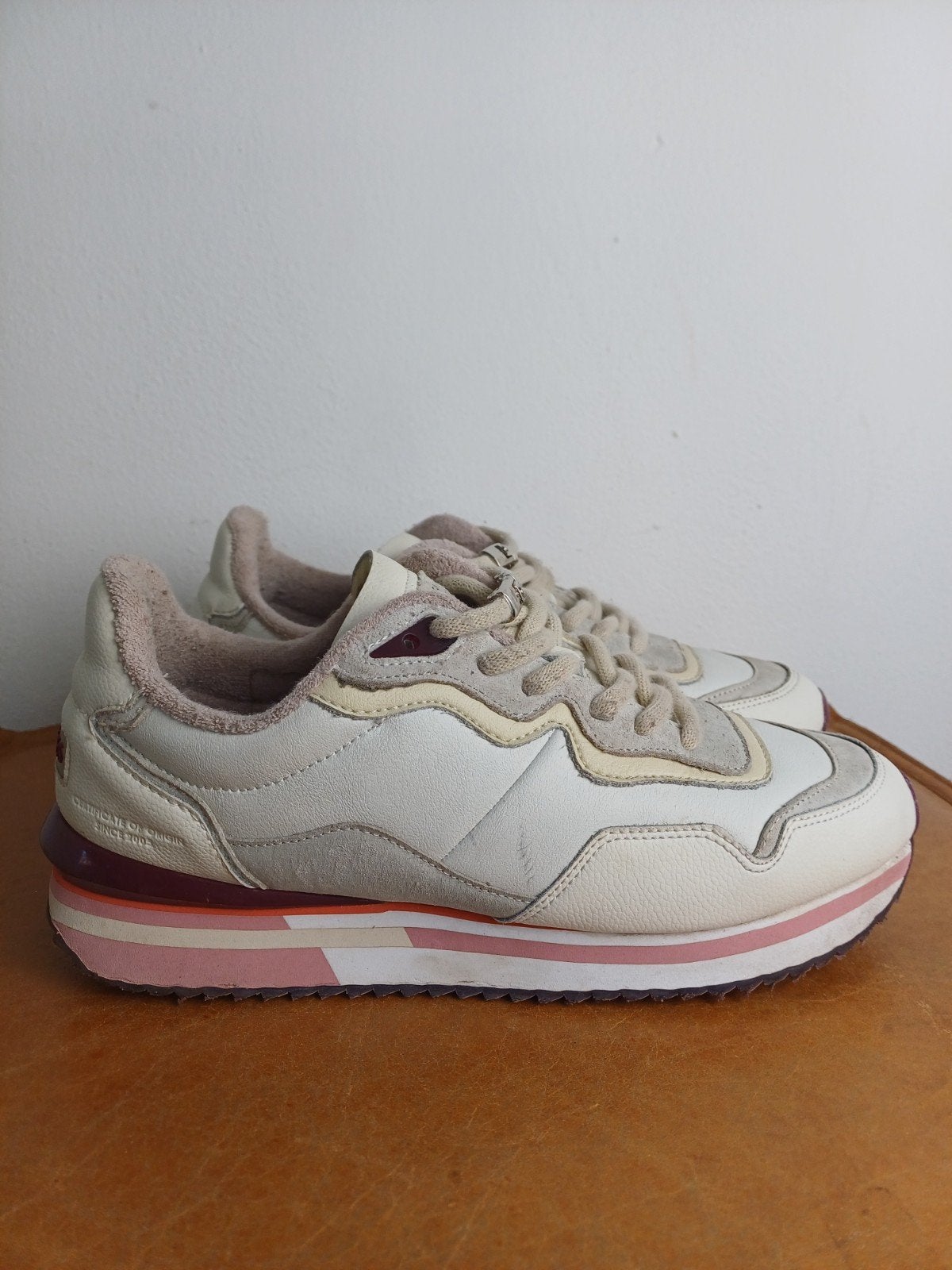 Sneakers wit rood roze Shabbies 40, Ophalen of Verzenden, Gedragen, Wit, Sneakers of Gympen