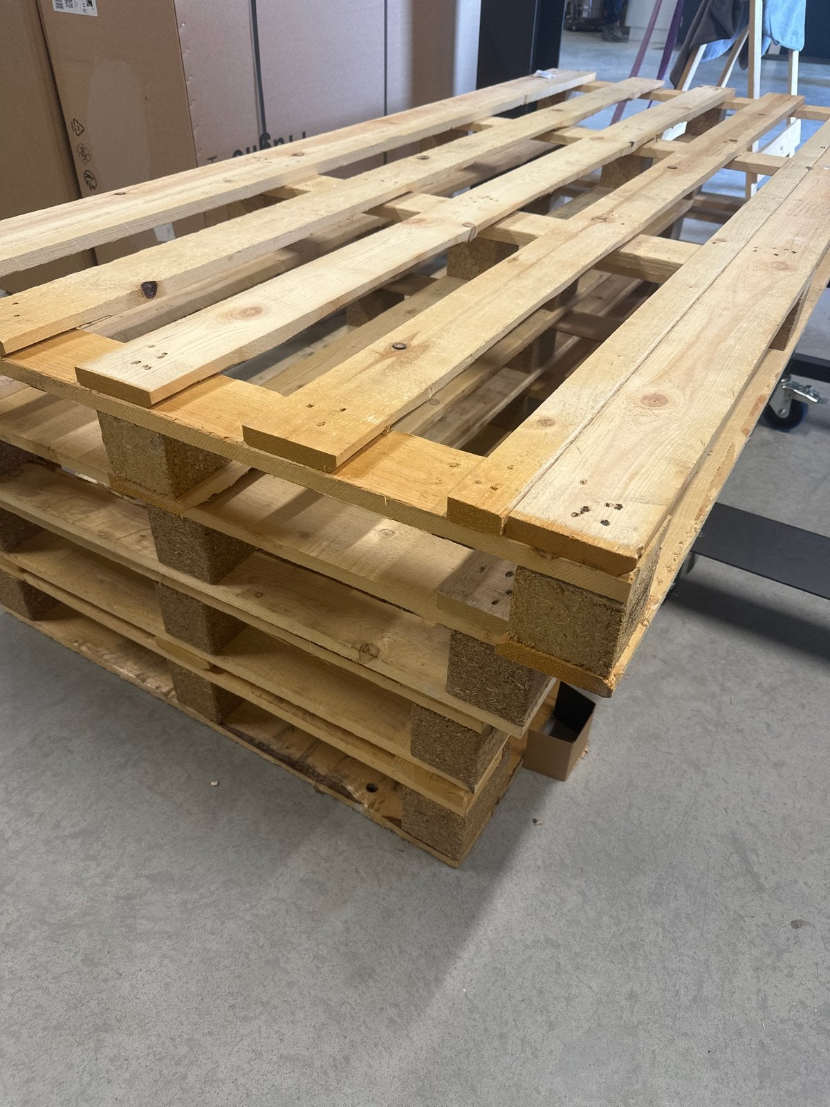 Pallets gratis af te halen, Ophalen