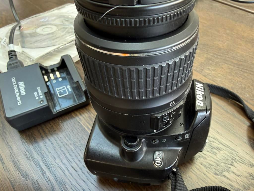 Nikon D40 met oplader en lens, Ophalen of Verzenden, Nikon, Geen optische zoom