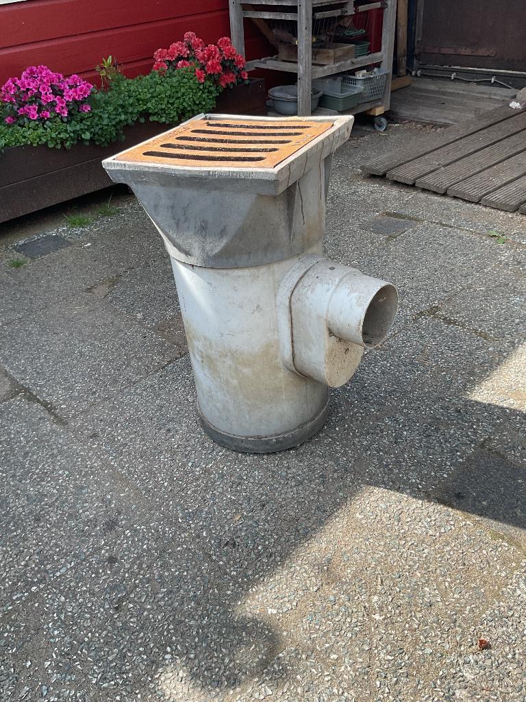 Straatkolk, tegelpadkolk, put,  GRATIS, Doe-het-zelf en Verbouw, Buizen en Afvoer, Ophalen, Gebruikt, Minder dan 2 meter, 80 mm of meer