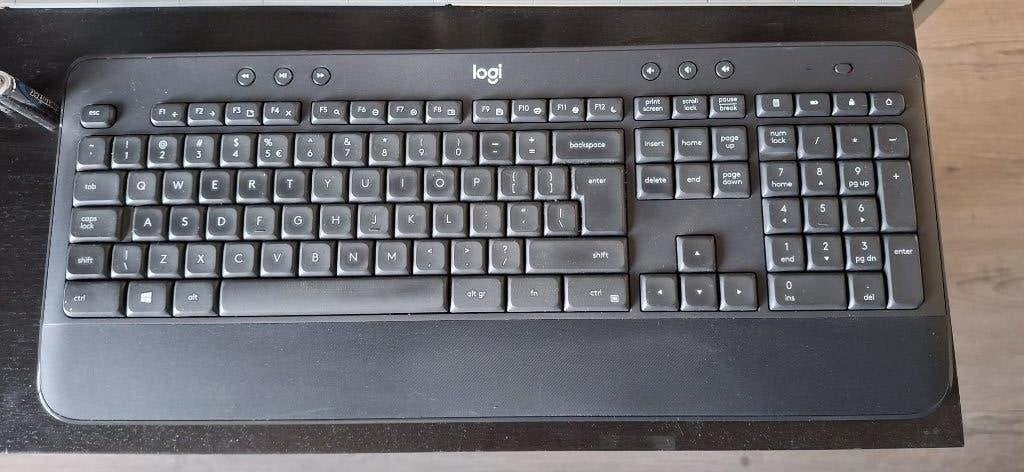 Logitech K545 Toetsenbord, Logitech., Ophalen of Verzenden, Zo goed als nieuw, Draadloos