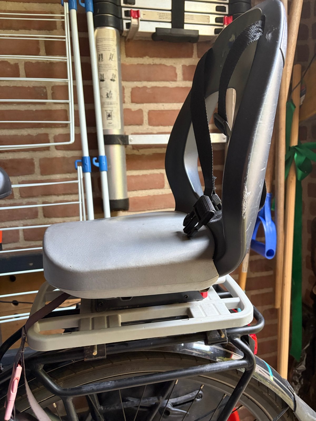 Yepp Junior fietszitje met Easyfit drager, Achterzitje, 22 t/m 36 kg, Ophalen of Verzenden, Gebruikt