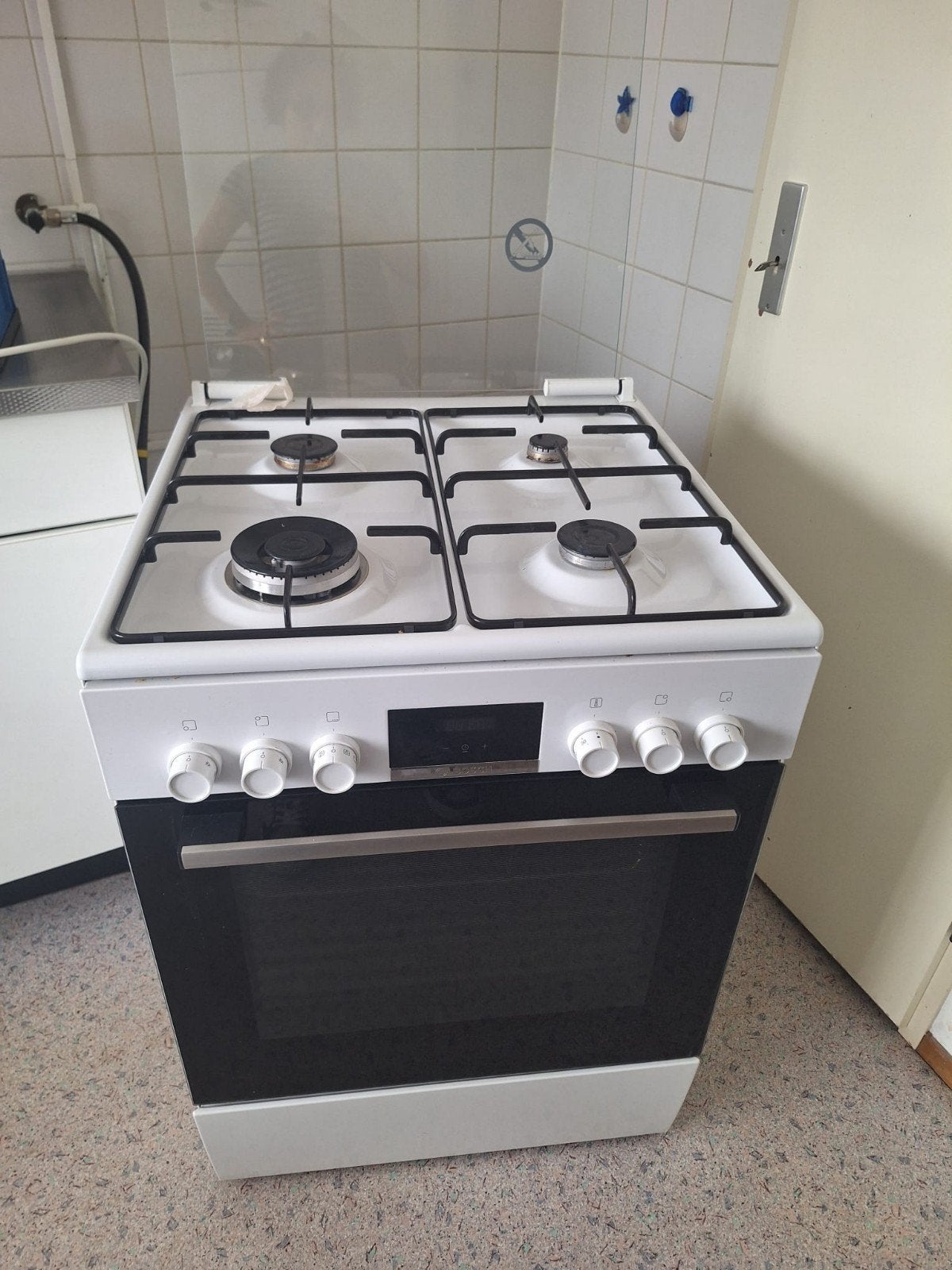 Bosch gasfornuis met oven - HXN391H20N, Ophalen, Gebruikt, Hete lucht, 4 kookzones