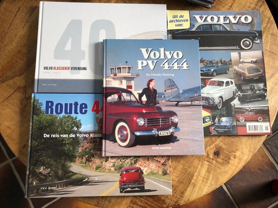 4x Volvo boeken: 444, 544, Duett (nagenoeg nieuwstaat), Boeken, Auto's | Boeken, Ophalen of Verzenden, Zo goed als nieuw, Volvo