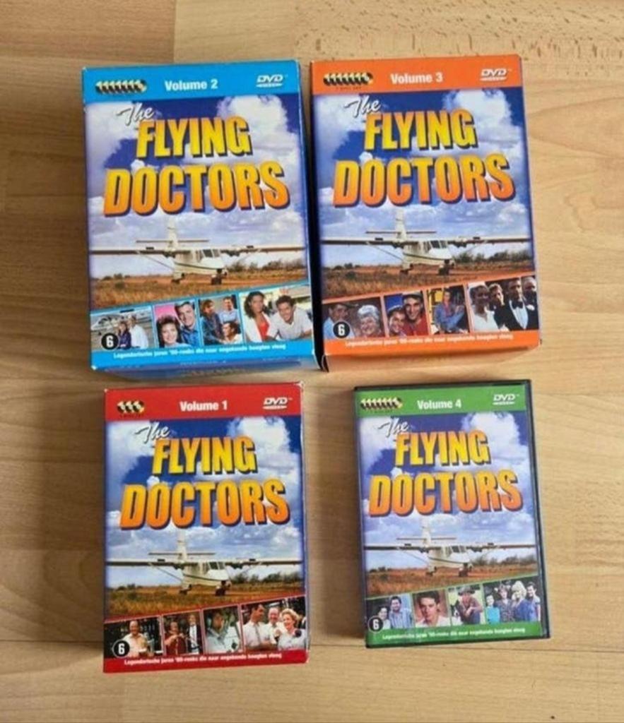The Flying Doctors - 1 t/m 4, Alle leeftijden, Ophalen of Verzenden, Zo goed als nieuw, Komedie