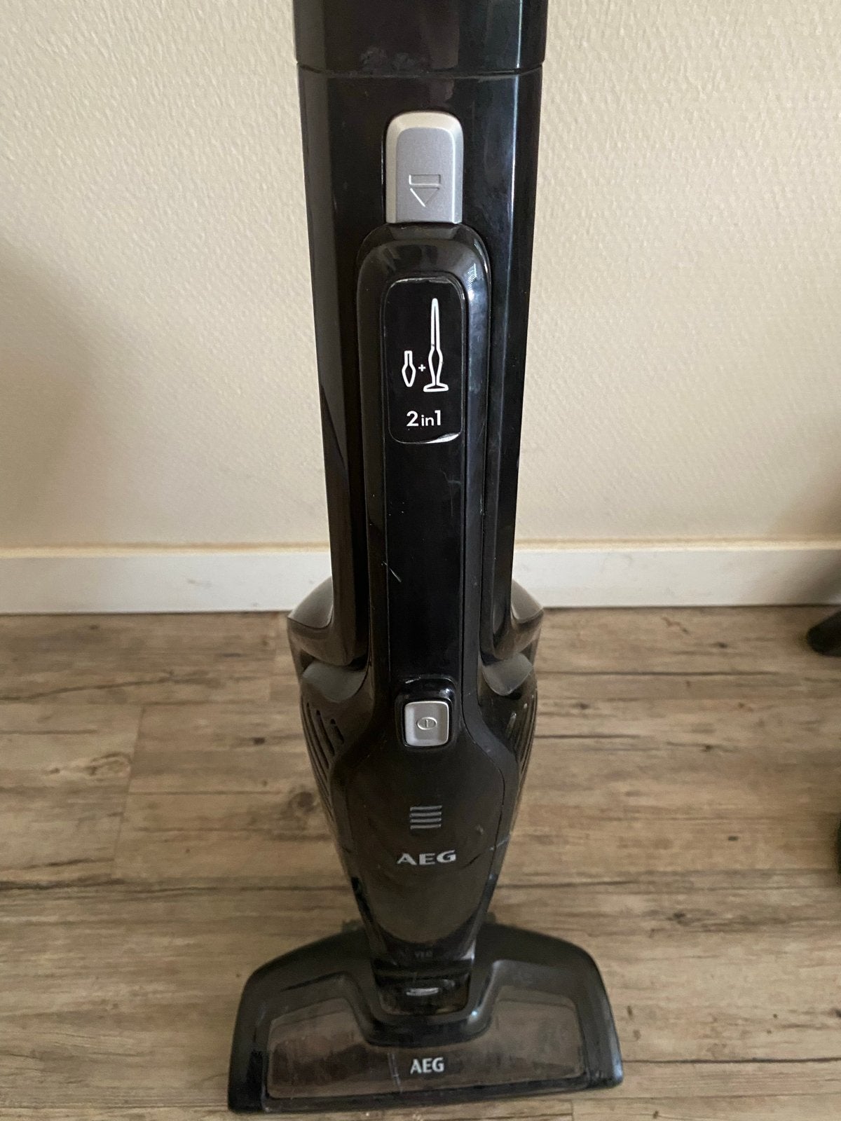 AEG CX7 Classic 2-in-1 Steelstofzuiger, Witgoed en Apparatuur, Stofzuigers, Gebruikt, Draadloos, Ophalen of Verzenden, Reservoir
