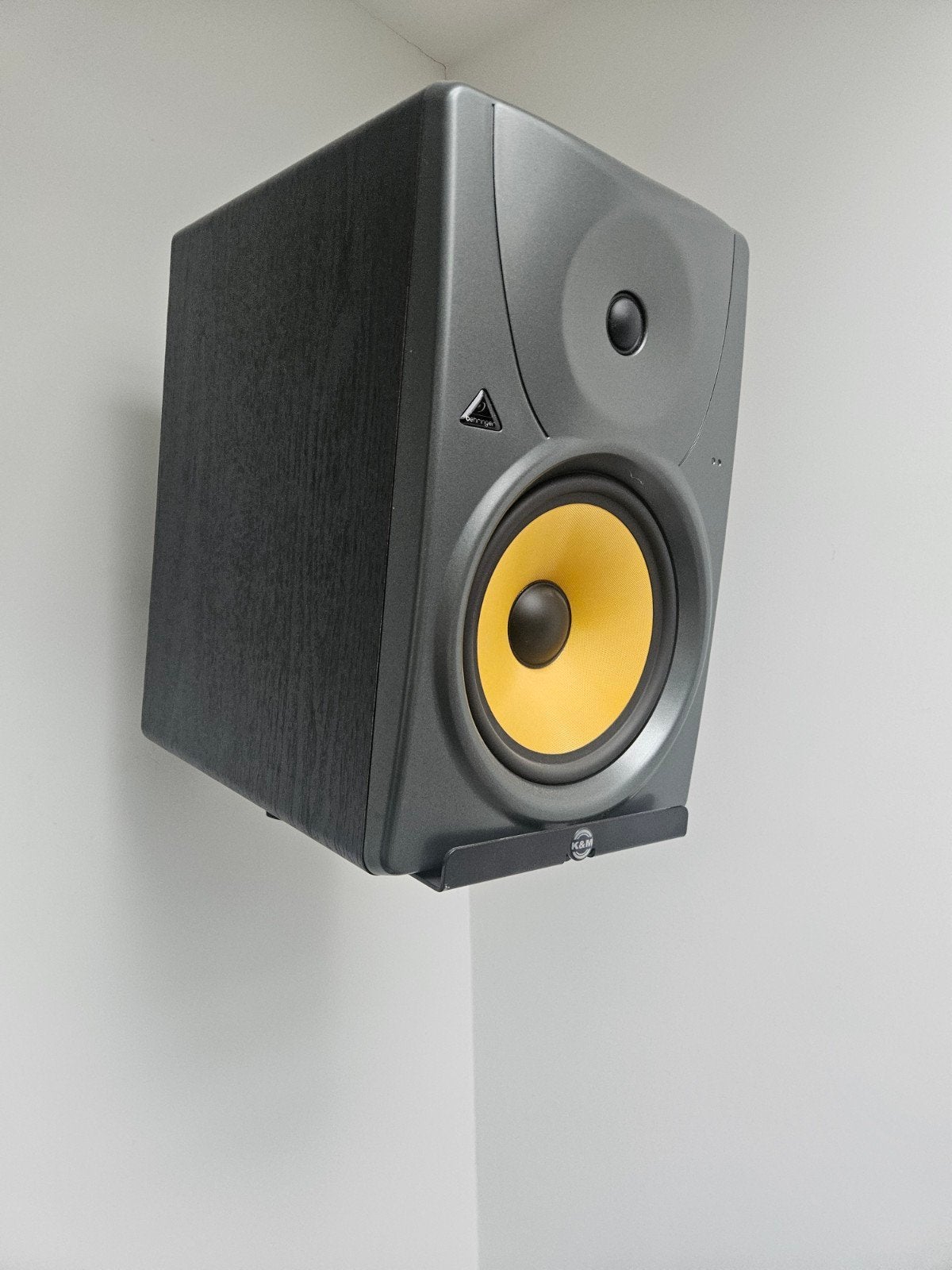 Behringer Truth B1031A Studiomonitoren met muursteunen, Studiomonitor, Gebruikt, Inclusief muurbeugels, Ophalen of Verzenden