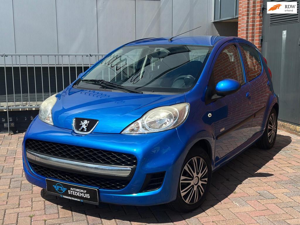 Peugeot 107 1.0-12V Millesim 200 Airco l CarPlay l Nw APK, Auto's, Peugeot, Voorwielaandrijving, Euro 5, Stof, Gebruikt