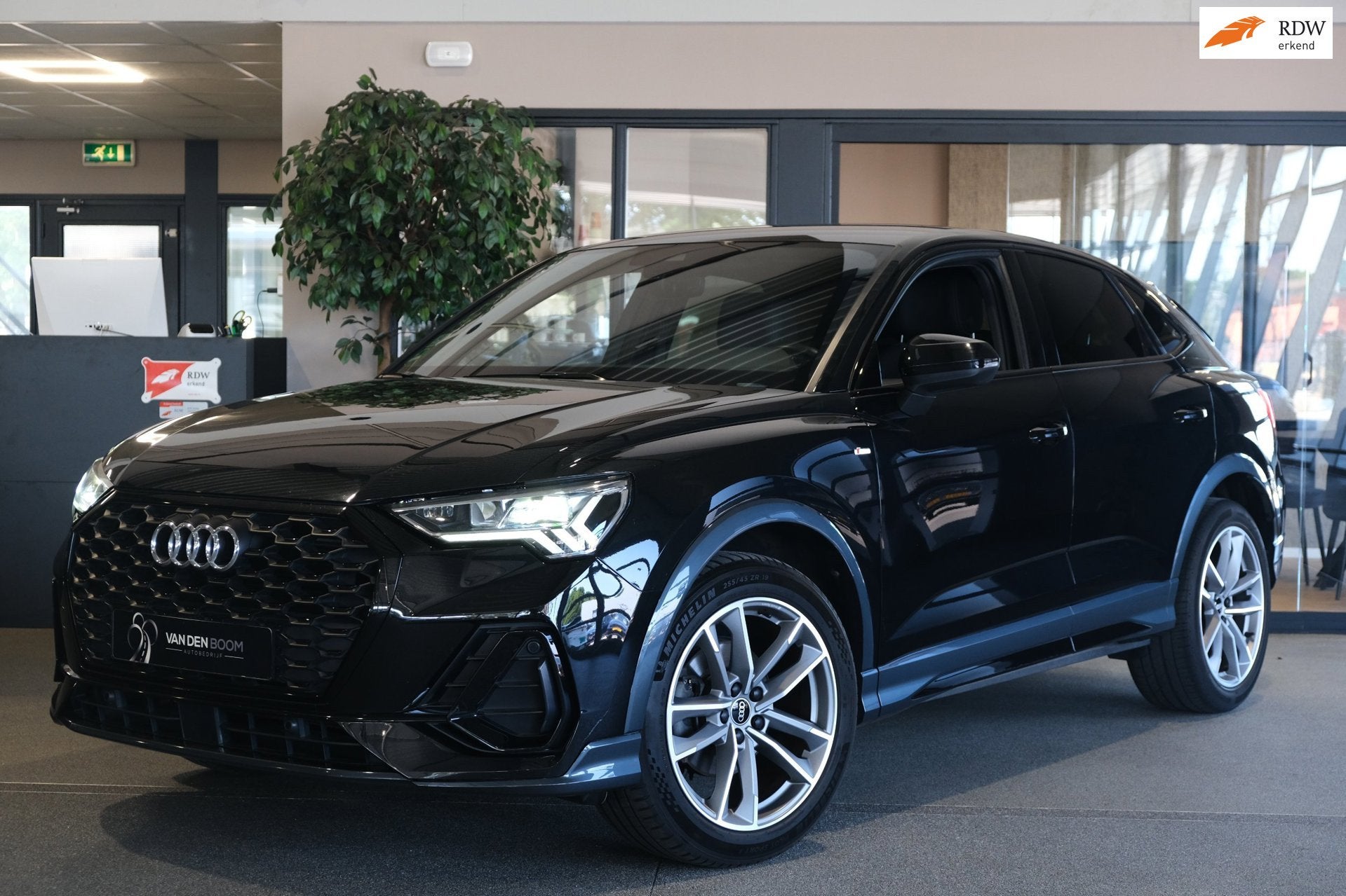 Audi Q3 Sportback 35 TFSI S-Line S-tronic Navi Leder Cruise, 15 km/l, Zwart, 4 cilinders, 150 pk