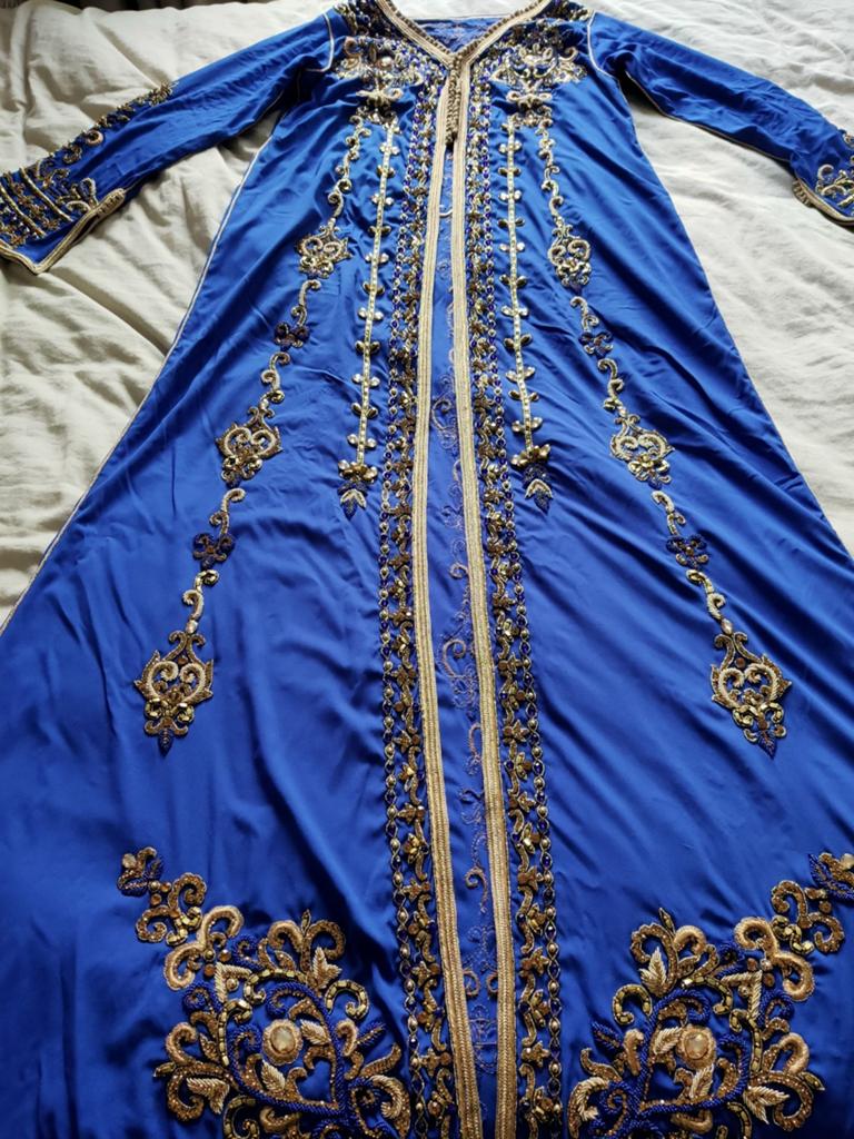 VERHUUR :Mooie koningsblauwe takchita- tweedelig, Ophalen of Verzenden, Zo goed als nieuw, Blauw, Onder de knie