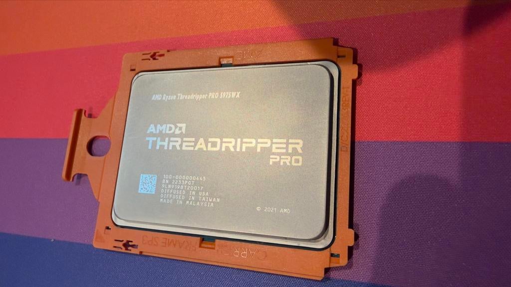 AMD Ryzen Threadripper PRO 5975WX 32-core / 64-thread, Computers en Software, 32-core, Zo goed als nieuw, WRX80, 4 Ghz of meer