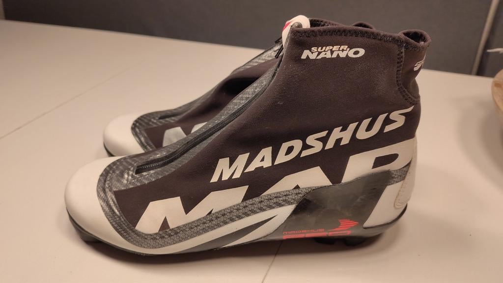Madshus langlaufschoenen maat 43 met NNN binding, Ophalen, Zo goed als nieuw, Schoenen, Overige merken