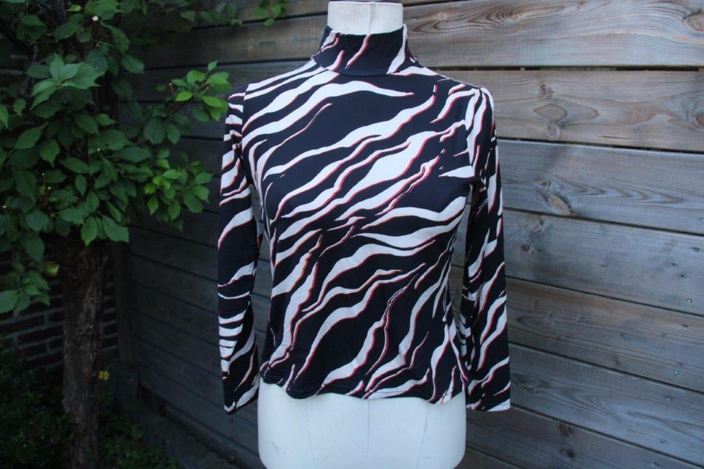 Top zwart/ creme / rood Marccain mt M Vaste prijs, Maat 38/40 (M), Zwart, Ophalen of Verzenden, Zo goed als nieuw