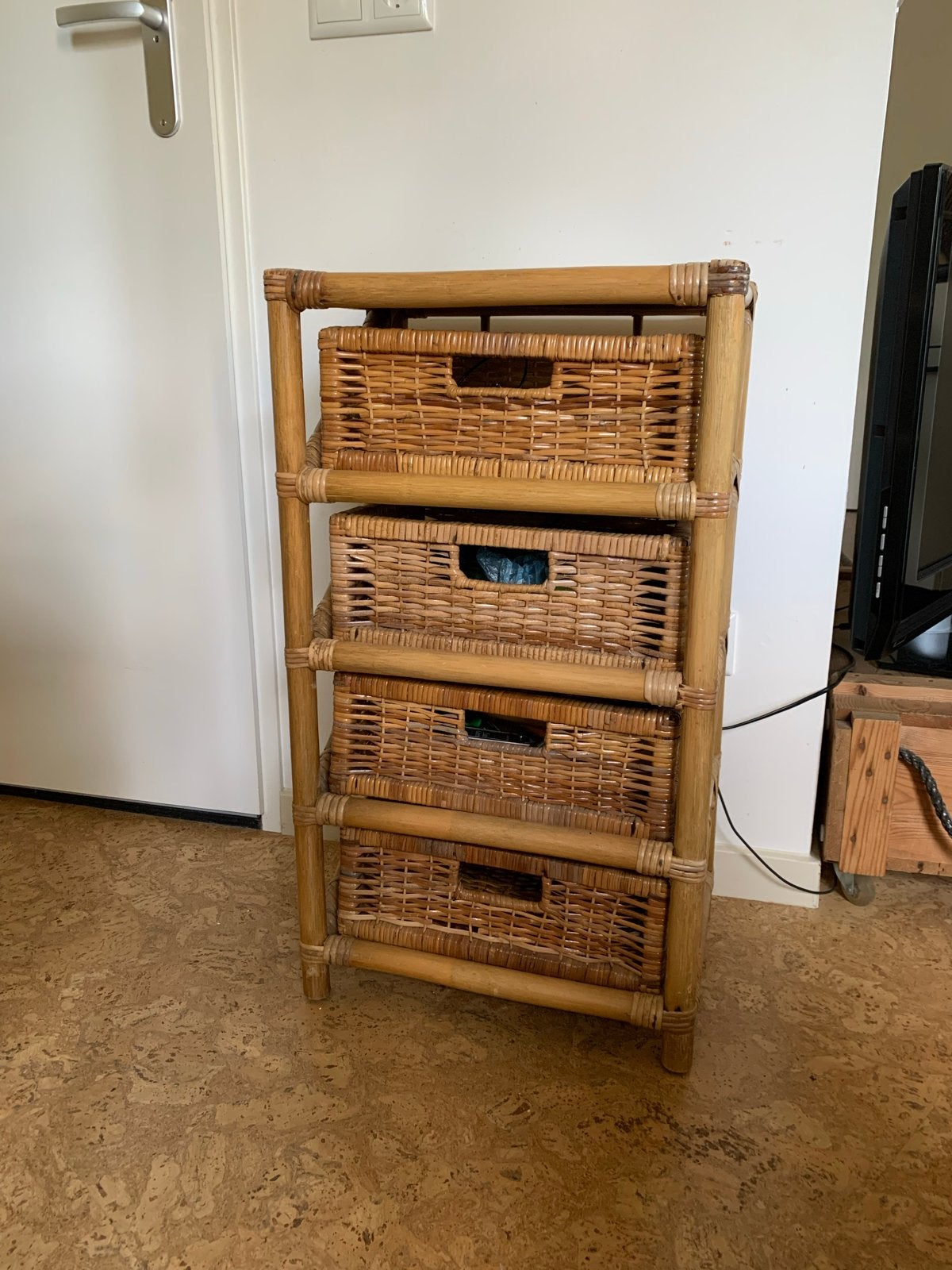 2x Rotan bamboe ladekastje met 4 rieten manden, Ophalen, Minder dan 50 cm, Gebruikt, 3 of 4 laden
