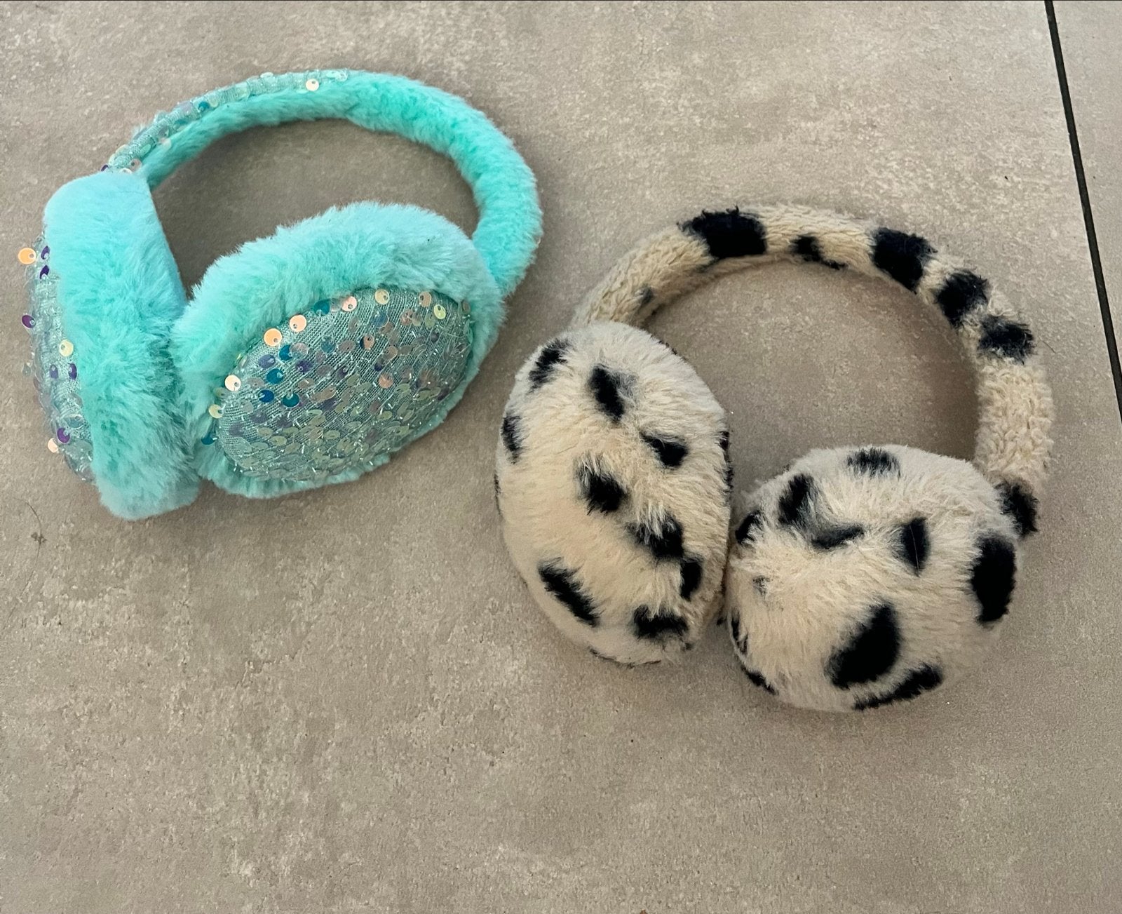 Leuke oorwarmers: turquoise met pailletten en luipaardprint, Kinderen en Baby's, Kinderkleding | Mutsen, Sjaals en Handschoenen