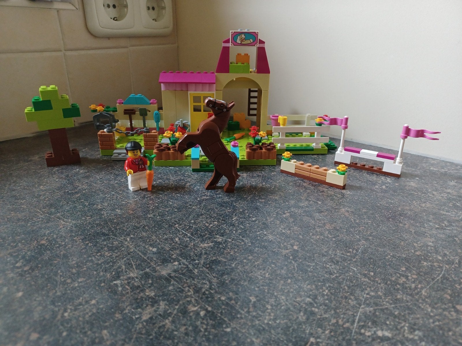 Lego juniors 10674 pony boerderij, Kinderen en Baby's, Lego, Friends, Ophalen of Verzenden, Zo goed als nieuw