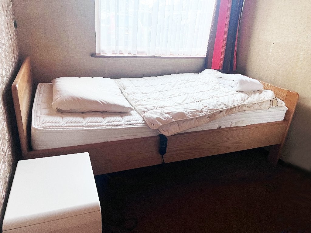 Senioren bed 1 persoons volledig elec. verstelbaar, Ophalen, Verstelbaar, 90 cm, Eenpersoons