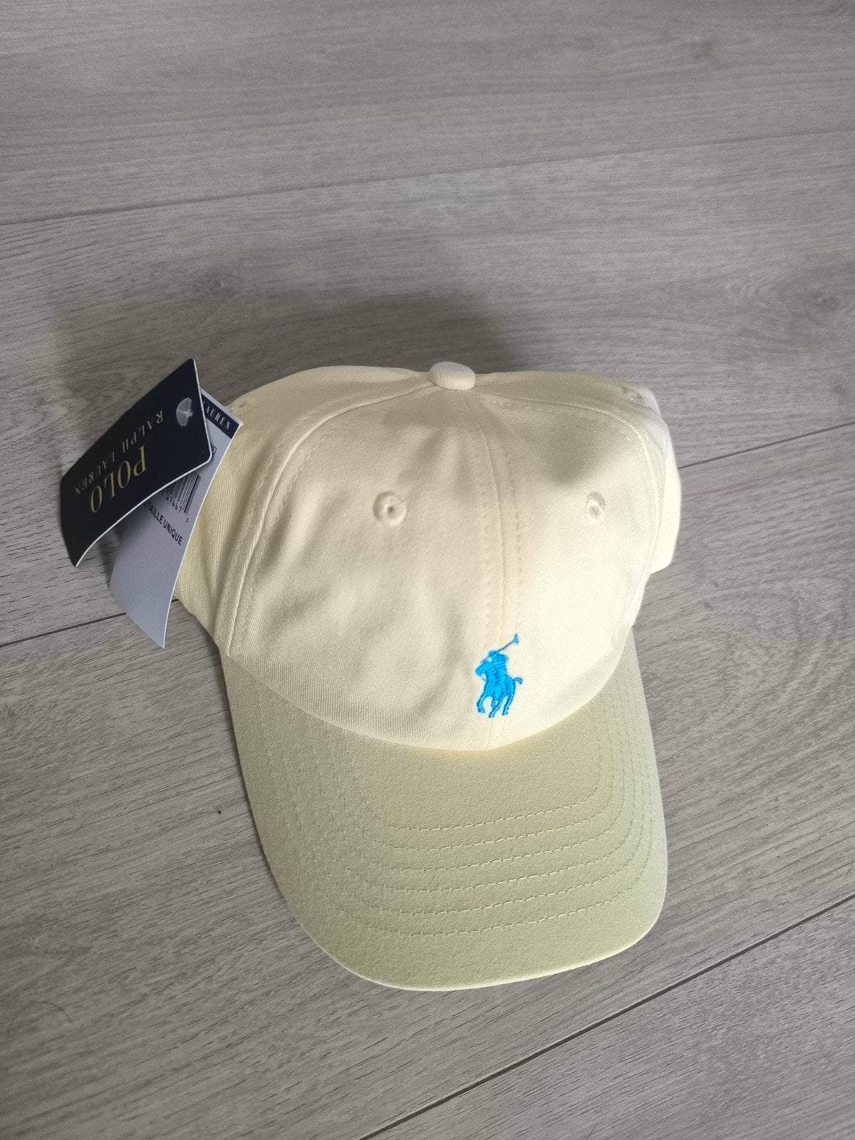 Nieuwe Ralph Lauren pet - Lichtgeel met blauw logo, Verzenden, Nieuw, One size fits all, Pet