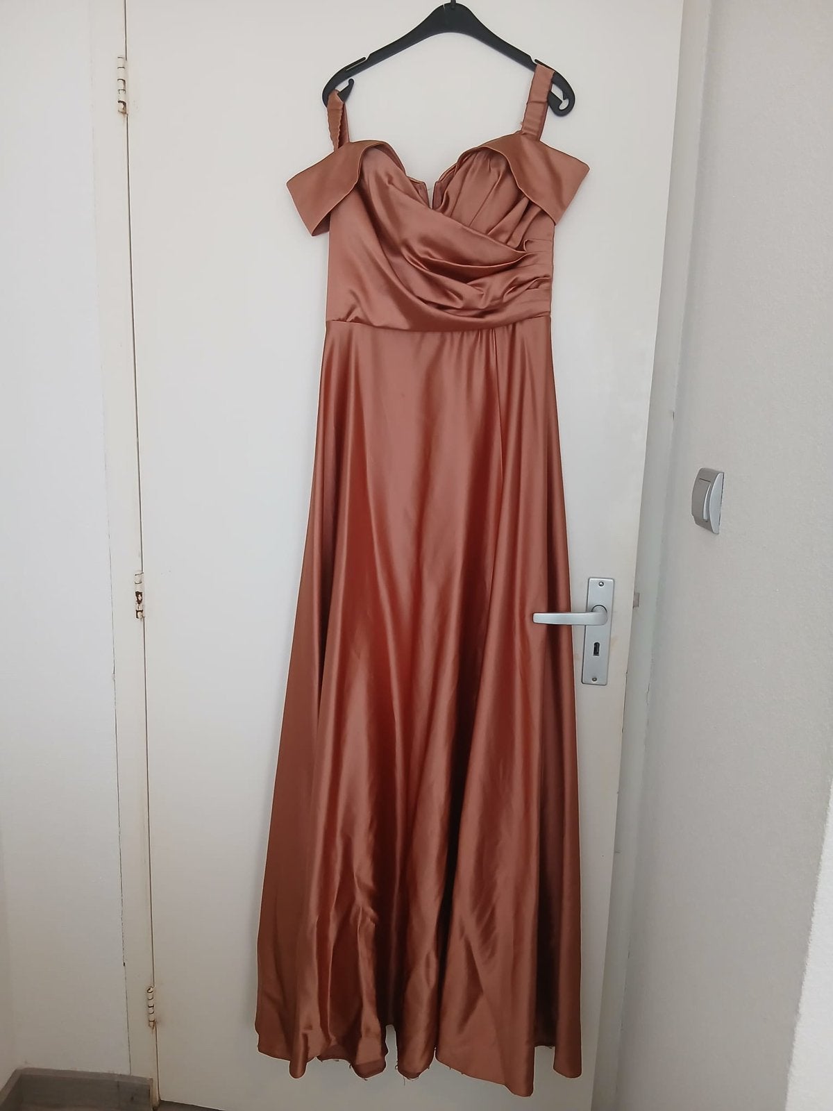 Prachtige roze galajurk te koop, Kleding | Dames, Ophalen, Zo goed als nieuw, Roze, Onder de knie