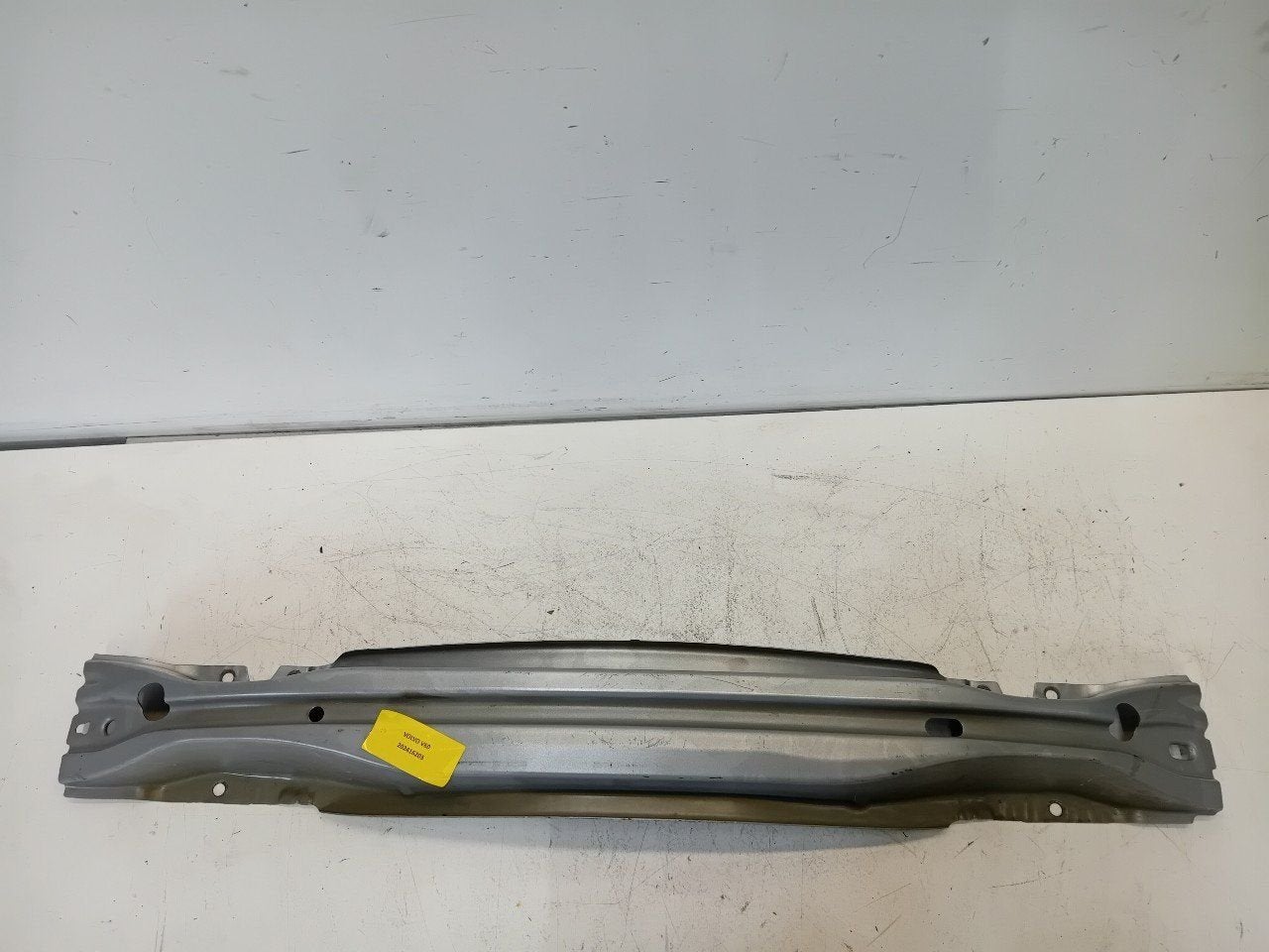 Bumperbalk achter Volvo V60, Onderdelen@venauto.nl, Van der Ven Autorecycling B.V., Gebruikt, Ettenseweg 76, 4706 PB Roosendaal, The Netherlands