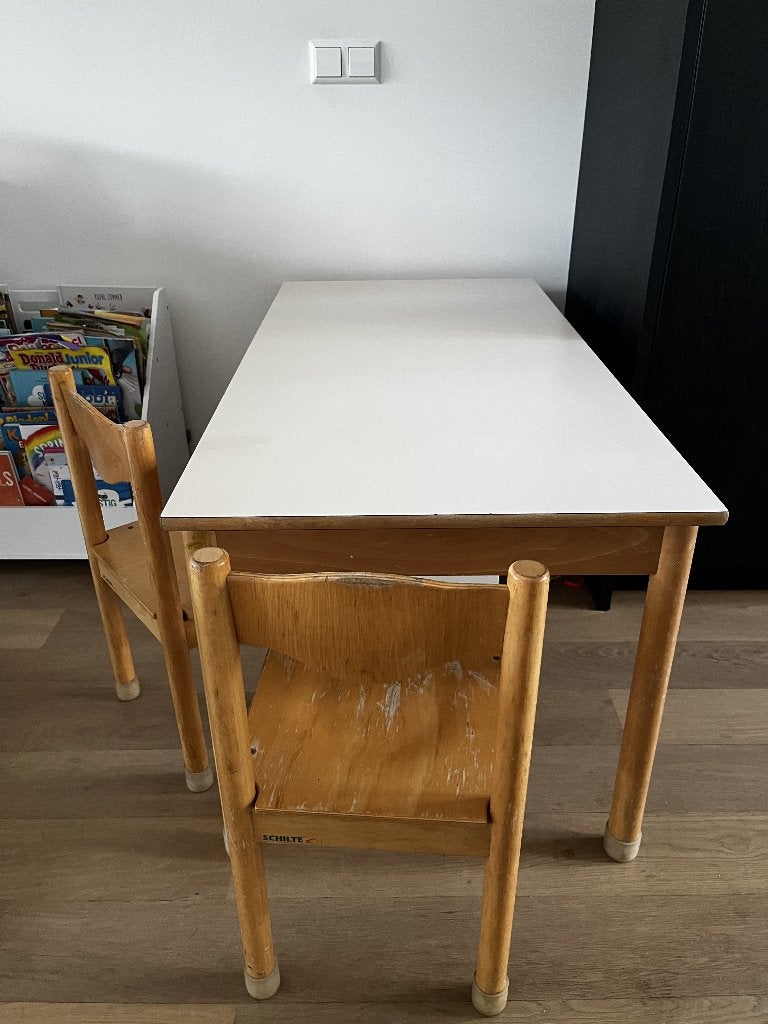 Kleuter - / kindertafel met 2 houten stoelen, Ophalen, Gebruikt, Stoel(en)