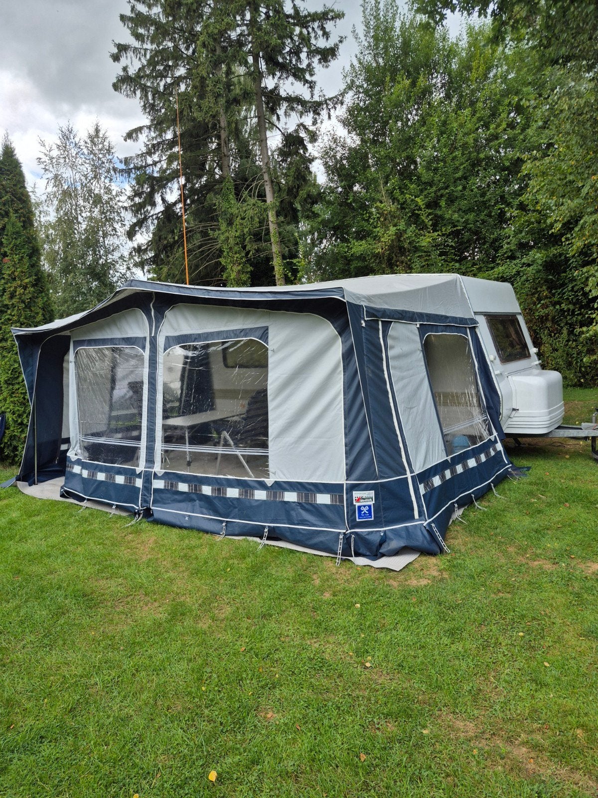 Gepimpte caravan te huur. Wij plaatsen én halen op. NIEUW!
