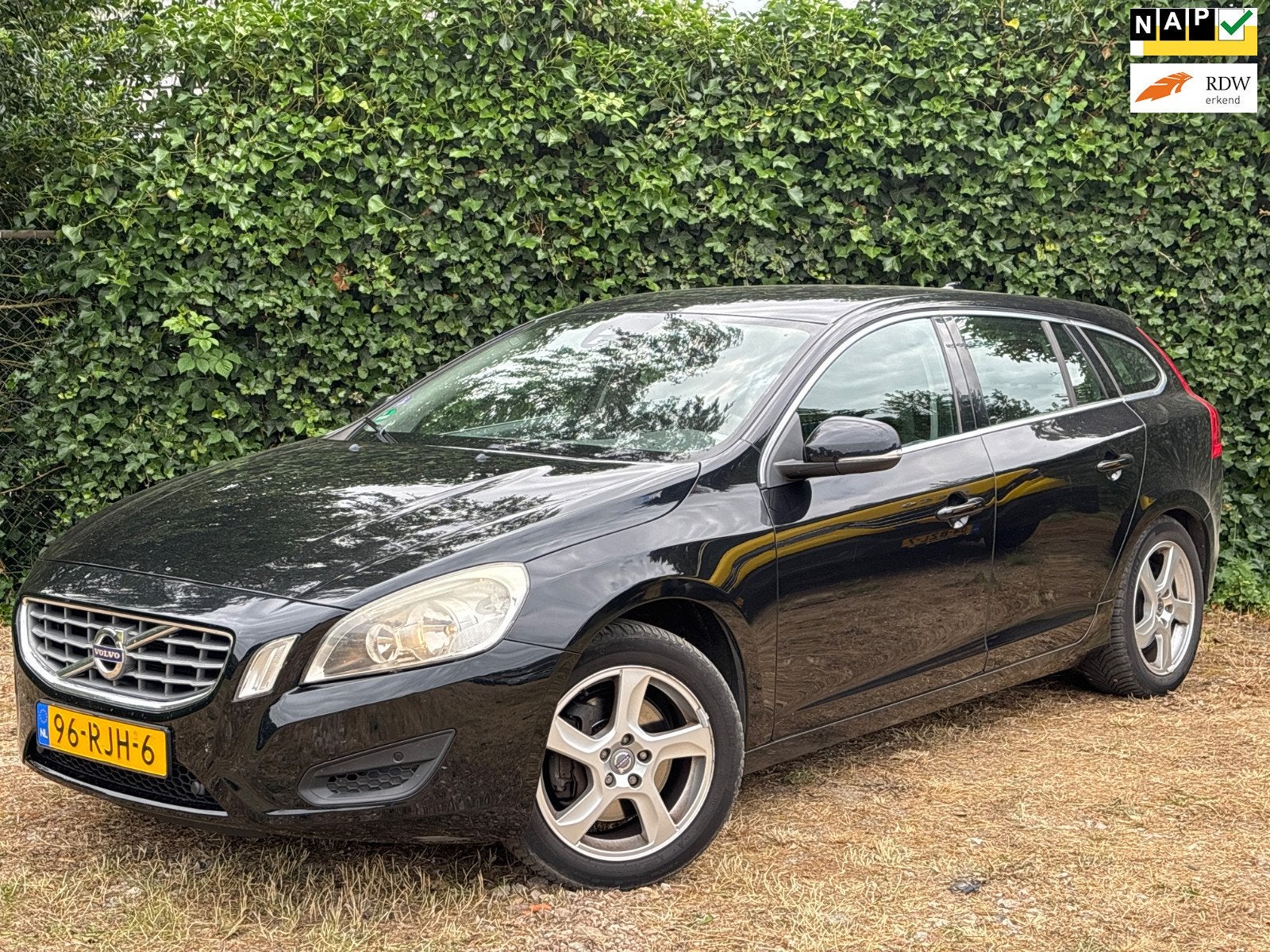 Volvo V60 2.0T NETTE AUTO/RIJDT GOED/203PK/TOP ONDERHOUDEN!, Voorwielaandrijving, Euro 5, Stof, Zwart