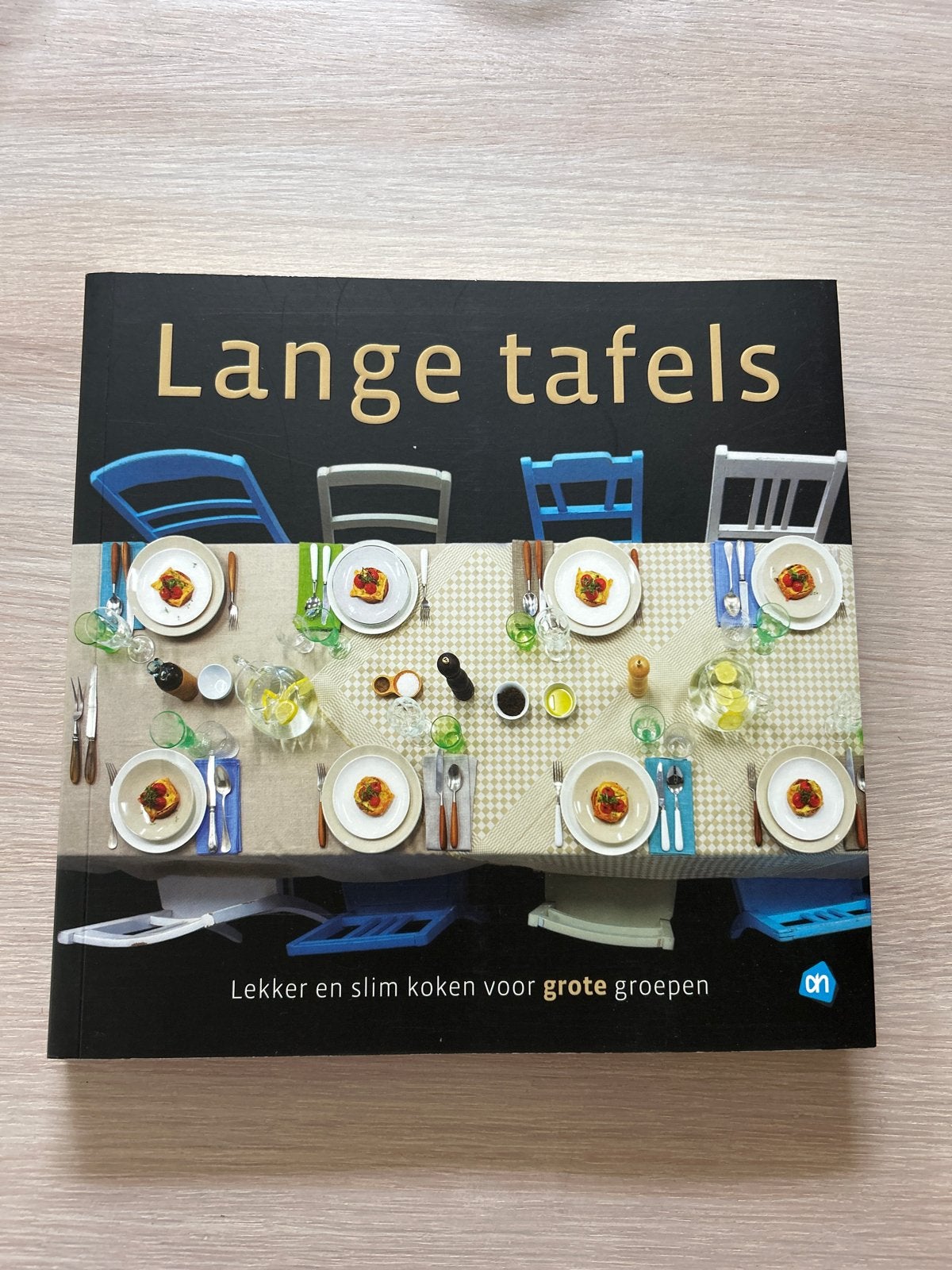 Lange tafels: Lekker en slim koken voor grote groepen, Boeken, Ophalen of Verzenden, Zo goed als nieuw, Hoofdgerechten