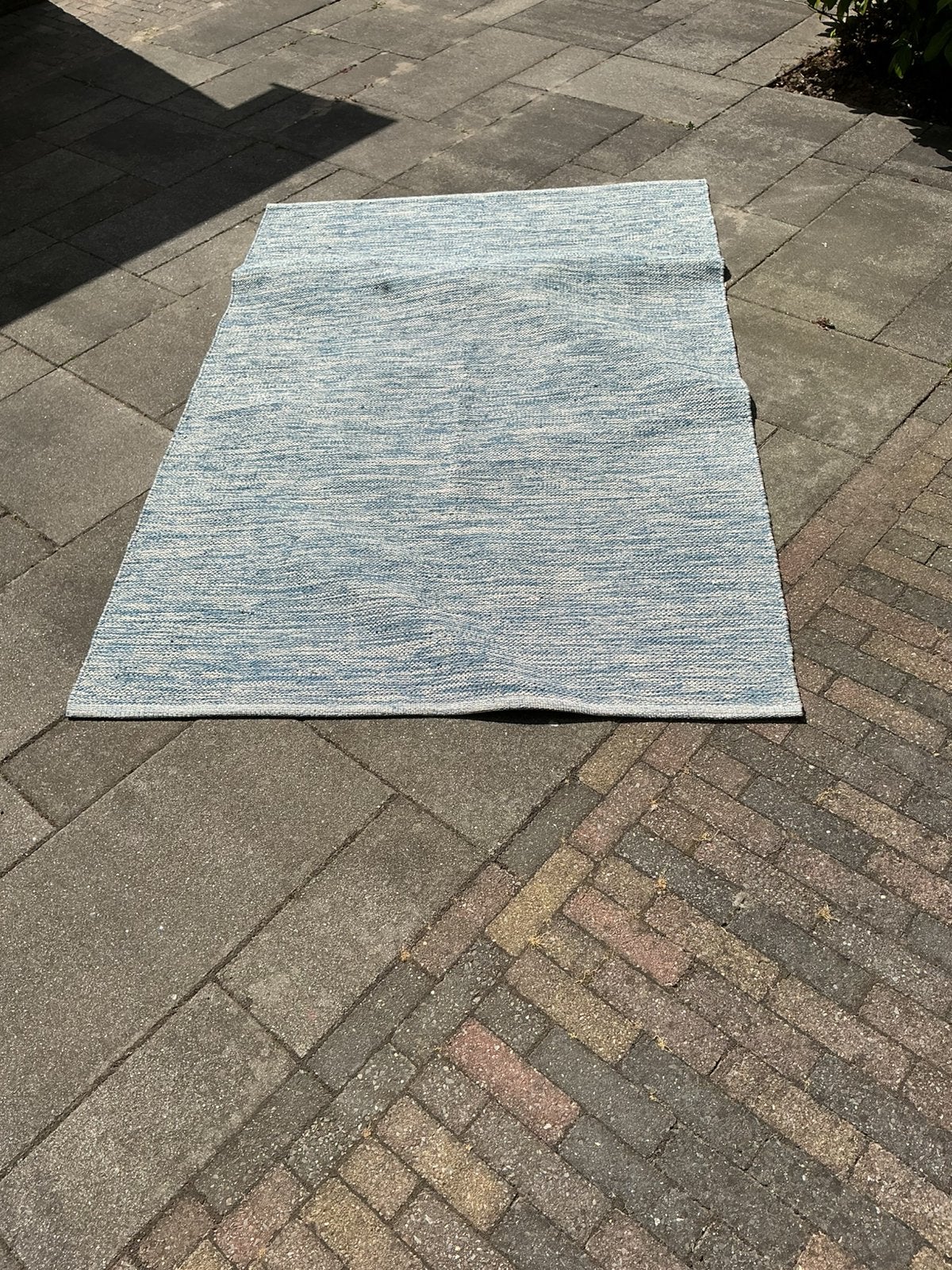 Blauw/grijs vloerkleed - Zo goed als nieuw, Huis en Inrichting, Stoffering | Tapijten en Kleden, Zo goed als nieuw, 100 tot 150 cm