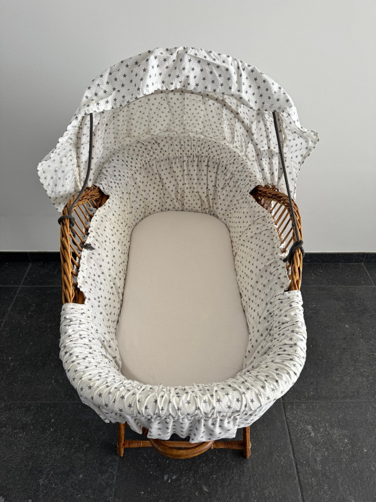Vintage rotan wieg, Kinderen en Baby's, Babywiegjes en Ledikanten, Ophalen, Gebruikt, Wieg