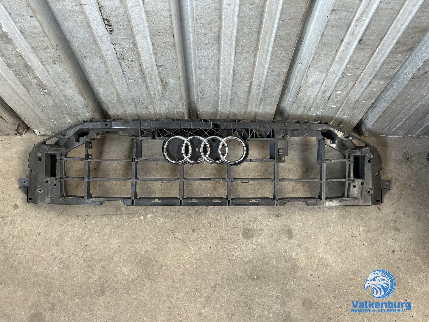 Originele Audi Q8 SQ8 4M8 Voorbumper radiator grill 4M880723, Auto-onderdelen, Gebruikt, -, Voor, -