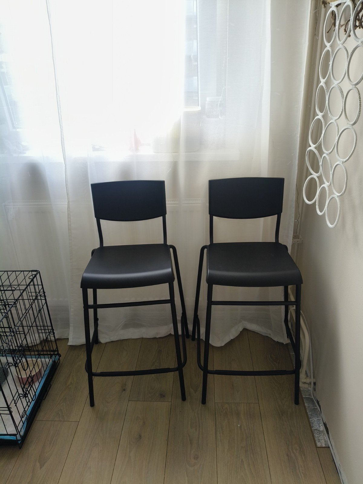 2x IKEA STIG barkrukken met rugleuning, zwart, Huis en Inrichting, Barkrukken, Ophalen, Gebruikt, Met voetsteun, 90 cm of meer