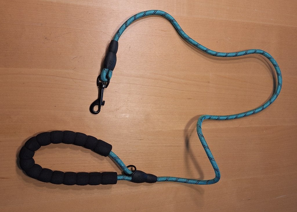 Te koop nieuwe stevige nylon hondenriem (lengte: 120 cm)., Dieren en Toebehoren, Ophalen of Verzenden, Nieuw